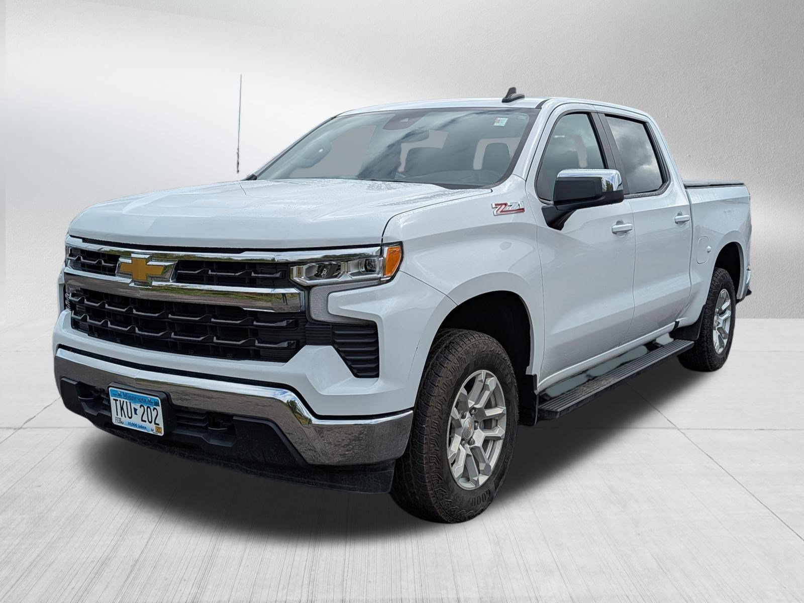 Used 2026 Chevrolet Silverado 1500 LT AWD/4WD image 3