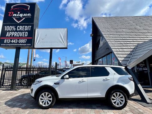 Used 2019 Land Rover Discovery Sport SE AWD/4WD image 6