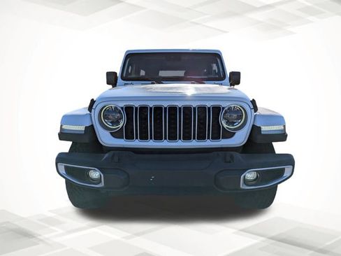 Used 2024 Jeep Wrangler Sahara image 8