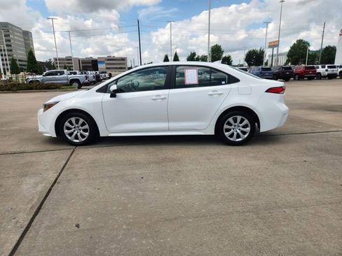 Certified 2026 Toyota Corolla LE FWD image 4