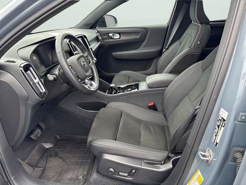 Used 2023 Volvo C40 P8 Recharge Ultimate w/ Protection Package Premier image 15