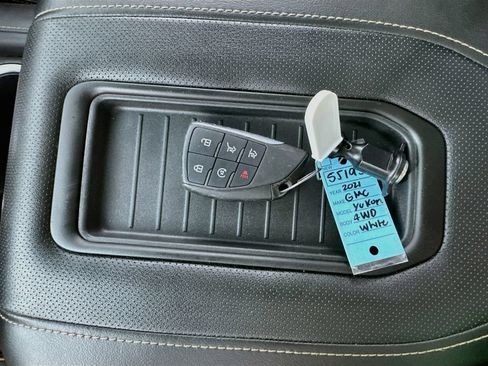 Used 2021 GMC Yukon AT4 w/ AT4 Premium Package AWD/4WD image 38
