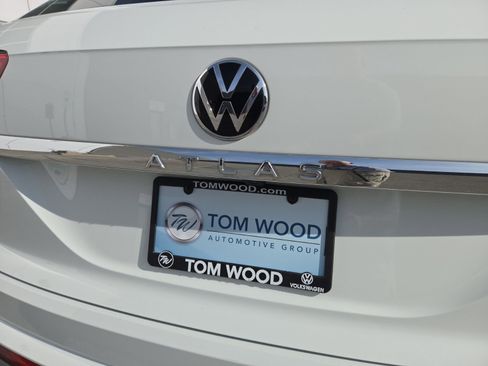 Used 2023 Volkswagen Atlas Cross Sport SE w/ Black Wheel Package AWD/4WD image 9