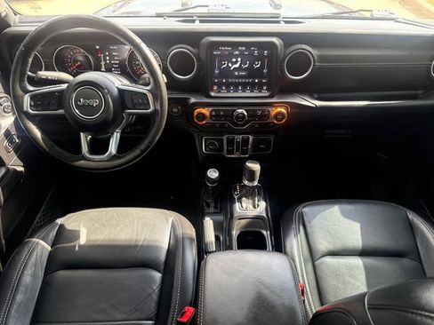 Used 2020 Jeep Gladiator Overland AWD/4WD image 12