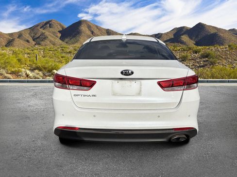 Used 2018 Kia Optima LX FWD image 4