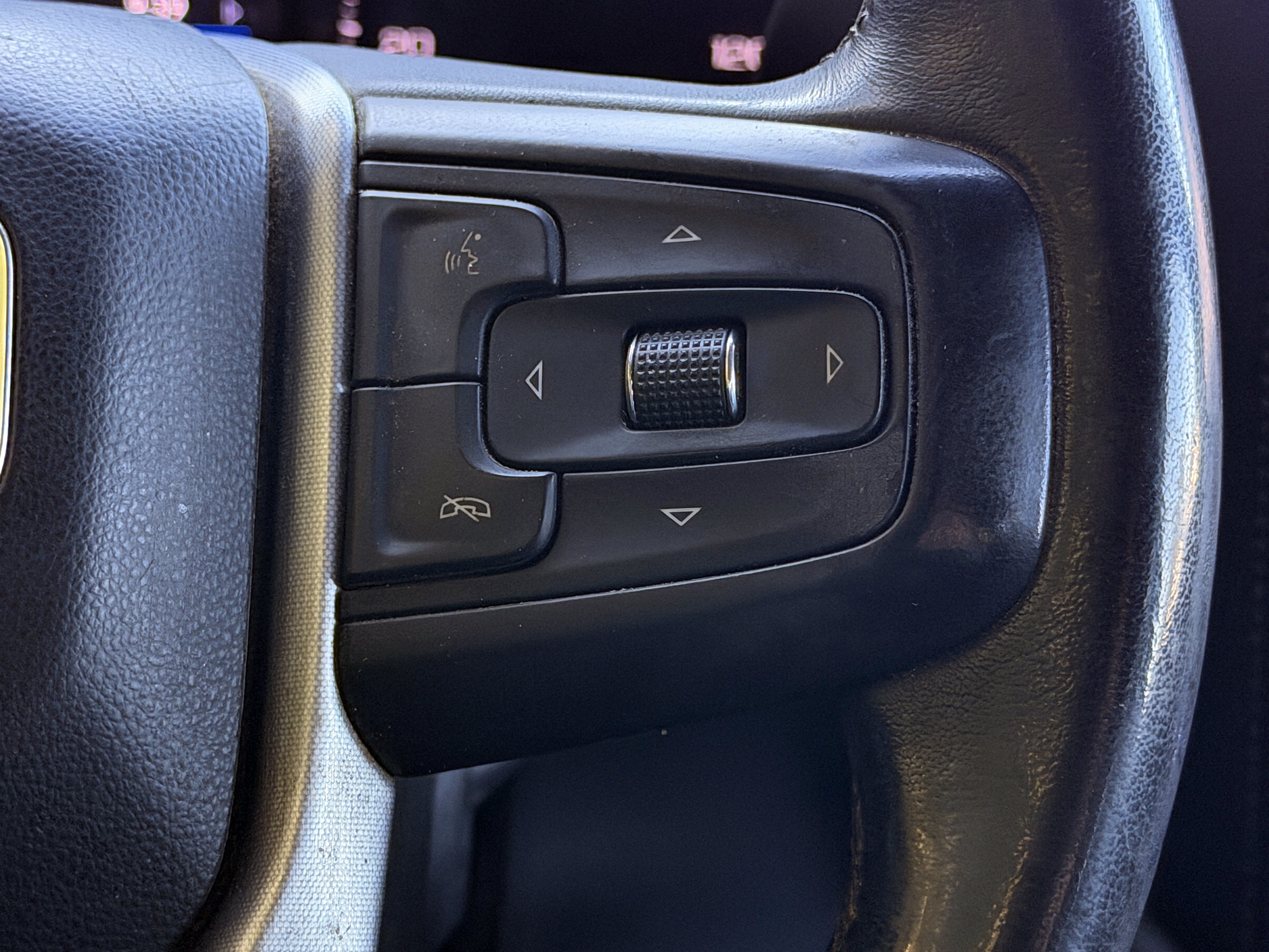 Used 2019 GMC Sierra 1500 SLT w/ SLT Premium Plus Package AWD/4WD image 16