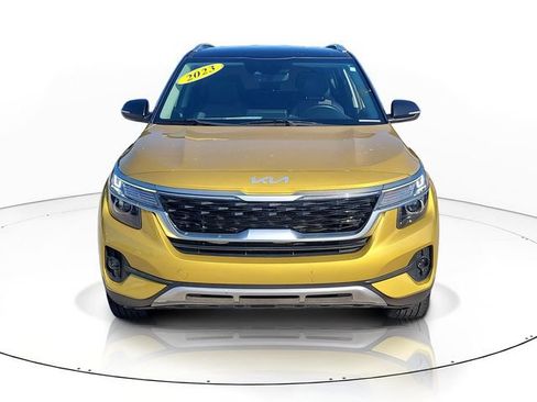 Used 2023 Kia Seltos S w/ Navigation Package FWD image 2
