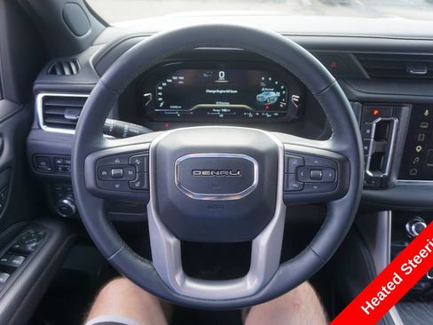Used 2024 GMC Yukon Denali AWD/4WD image 3
