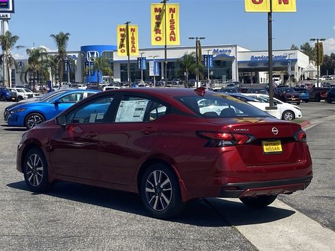 New 2025 Nissan Versa SV w/ Trunk Package image 4