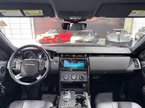 Used 2018 Land Rover Discovery SE image 10