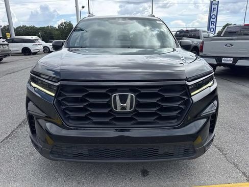 Used 2023 Honda Pilot Sport image 2