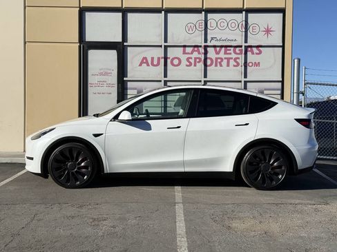 Used 2023 Tesla Model Y Performance image 5
