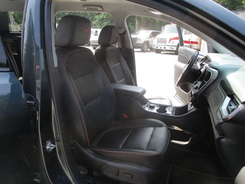 Used 2020 GMC Acadia AT4 AWD/4WD image 28