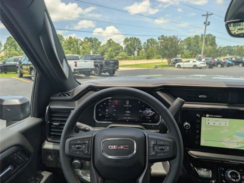 New 2026 GMC Sierra 2500 AT4 w/ AT4 Premium Plus Package AWD/4WD image 39