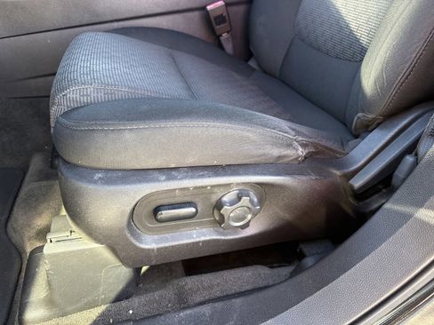 Used 2014 Ford Explorer XLT image 12