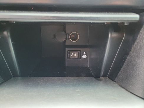 Used 2014 Toyota Camry SE image 31