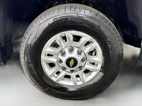 Used 2024 Chevrolet Silverado 2500 LT w/ Convenience Package image 31