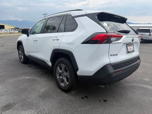 Used 2024 Toyota RAV4 LE AWD/4WD image 3