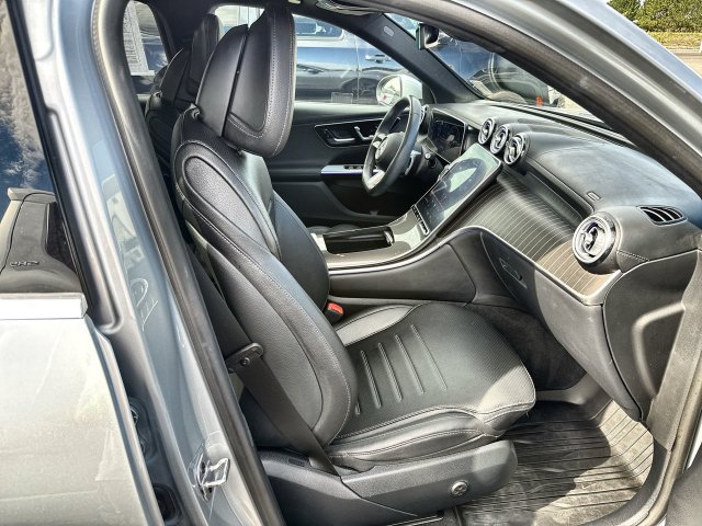 Used 2023 Mercedes-Benz GLC 300 4MATIC image 25