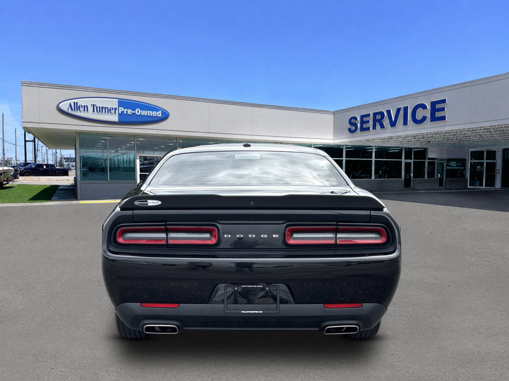 Used 2023 Dodge Challenger SXT RWD image 7