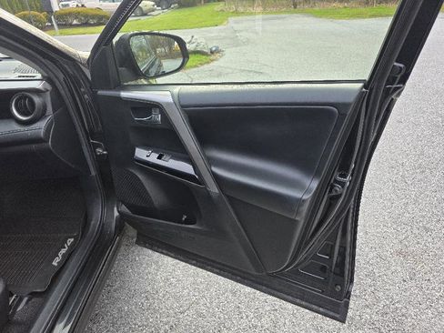 Used 2017 Toyota RAV4 Limited w/ Advanced Technology Package image 19