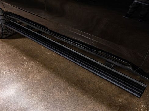 Used 2026 Cadillac Escalade ESV Sport w/ LPO, ONYX Package image 13