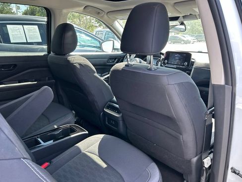 Certified 2025 Nissan Pathfinder SV w/ SV Premium Package FWD image 49