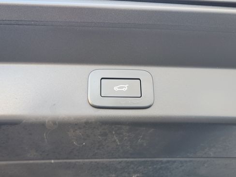 Used 2026 Land Rover Range Rover Sport SE AWD/4WD image 35