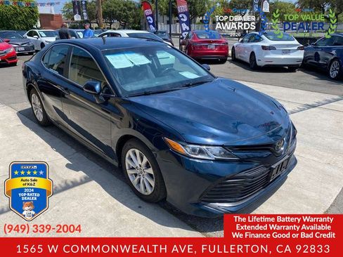 Used 2018 Toyota Camry LE FWD image 7