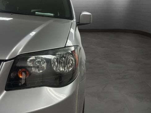 Used 2019 Dodge Grand Caravan GT FWD image 29
