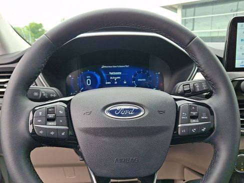 Used 2022 Ford Escape Titanium w/ Class II Trailer Tow Package AWD/4WD image 19