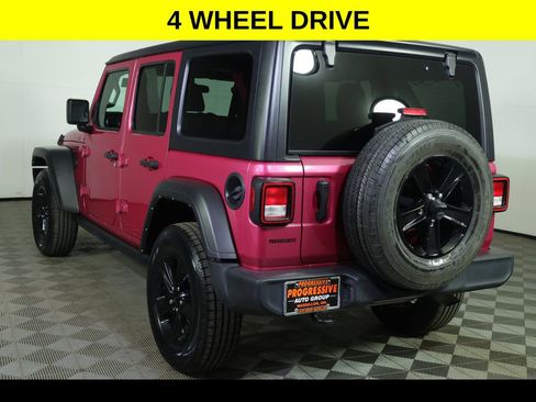Used 2022 Jeep Wrangler Unlimited Sport image 4