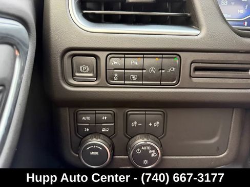 Used 2022 Chevrolet Suburban RST w/ Luxury Package AWD/4WD image 22