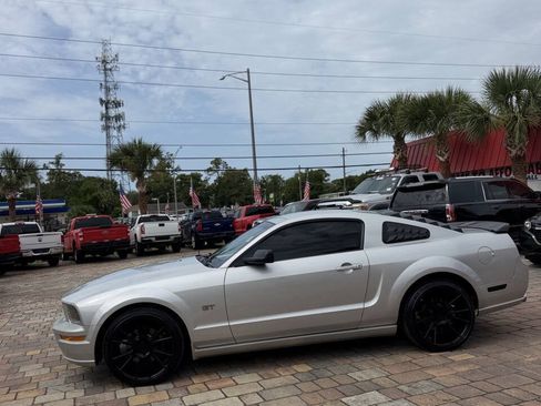 Used 2006 Ford Mustang GT RWD image 12