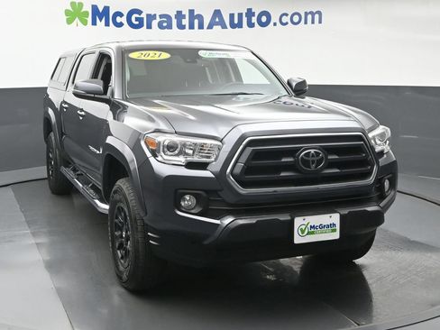 Used 2021 Toyota Tacoma SR5 w/ Technology Package AWD/4WD image 5