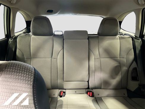 Used 2025 Subaru Outback Premium image 30