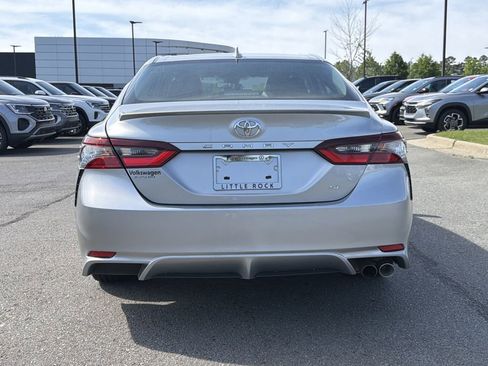 Used 2024 Toyota Camry SE FWD image 4
