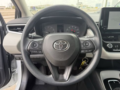 Used 2023 Toyota Corolla LE image 16