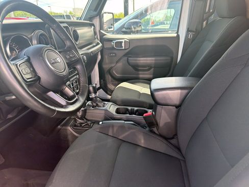 Used 2022 Jeep Wrangler Unlimited Sport AWD/4WD image 13
