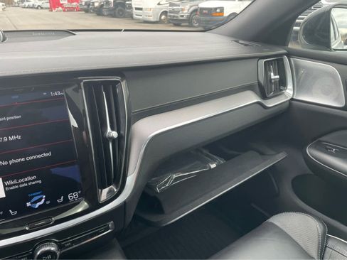 Used 2022 Volvo S60 T8 Polestar w/ Protection Package Premier image 23