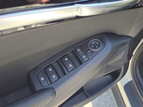 New 2026 Kia Seltos S FWD image 19