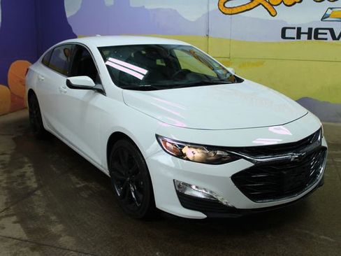 Used 2024 Chevrolet Malibu LT w/ Sport Edition image 4