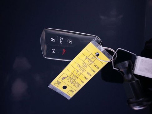 Used 2025 Volkswagen Atlas Cross Sport SE image 28