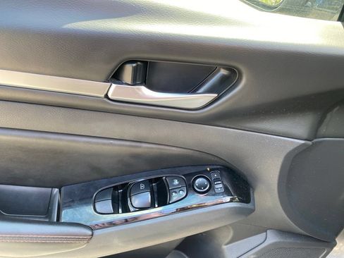 Certified 2024 Nissan Altima 2.5 SR FWD image 12