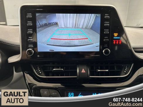 Used 2021 Toyota C-HR LE FWD image 10