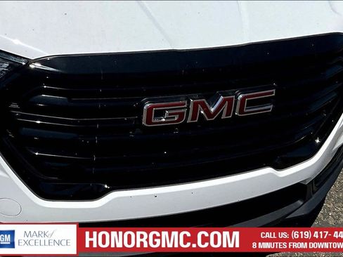Used 2022 GMC Terrain SLE w/ Driver Convenience Package FWD image 31
