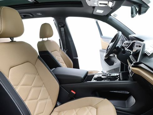 New 2026 Volkswagen Atlas Cross Sport SE image 36