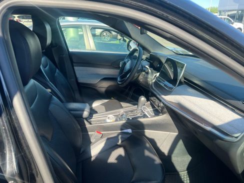 Used 2023 Jeep Compass Latitude w/ Convenience Group AWD/4WD image 3