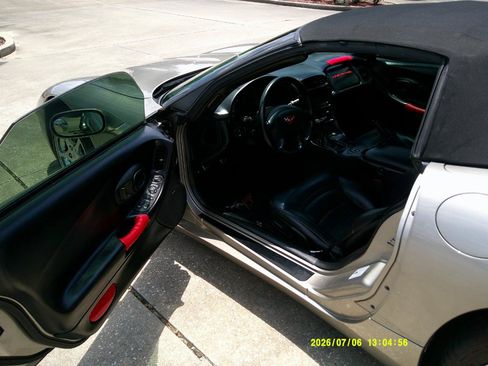 Used 2001 Chevrolet Corvette Convertible w/ Preferred Equipment Group2 RWD image 7
