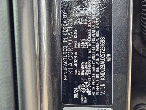 Used 2025 Kia Soul LX w/ LX Technology Package FWD image 18